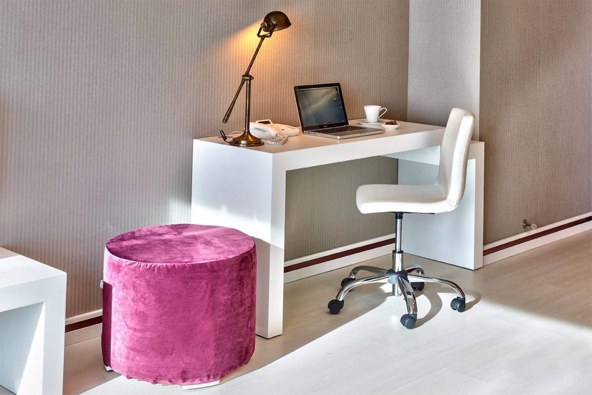 Flora Suites Atasehir Стамбул Экстерьер фото